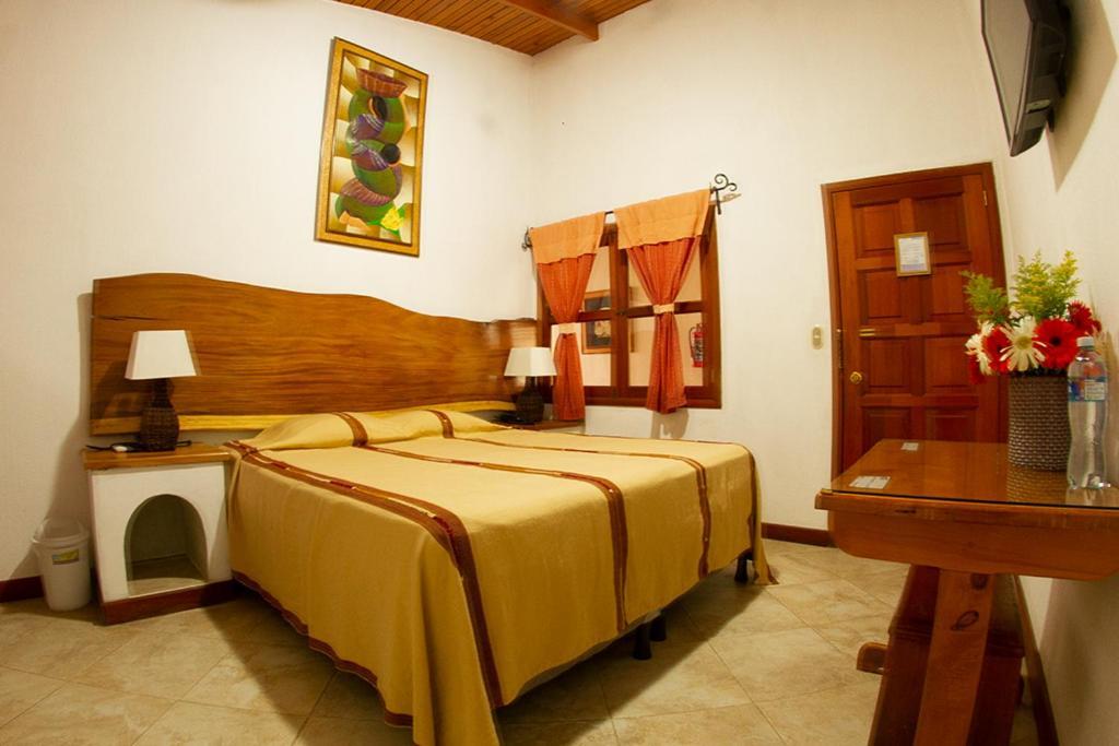 Hotel Dos Mundos Panajachel Dış mekan fotoğraf